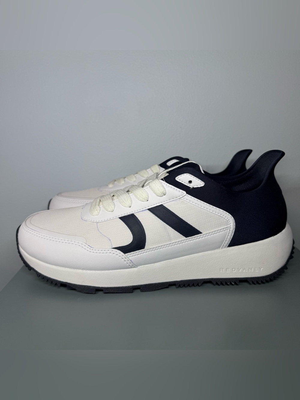 Redvanly Challenger Sneakers NWOB - Picture 4 of 8